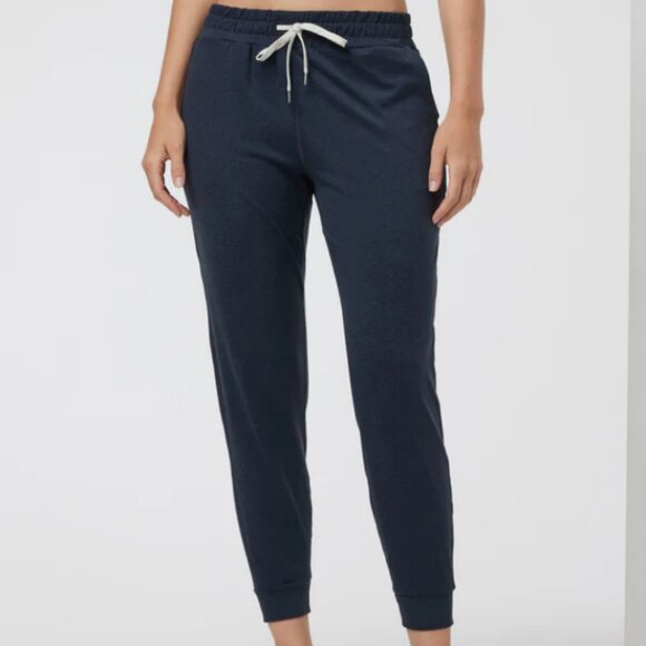 Vuori Women's Navy Medium Performance Stretch Cropped Leg Pants Athleisure Comfy - Picture 1 of 6